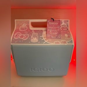 Hello Kitty® 50th Anniversary Little Playmate 7 Qt Cooler